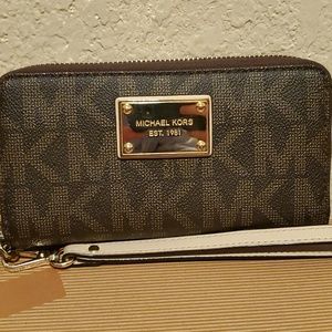 Michael Kors Wristlet